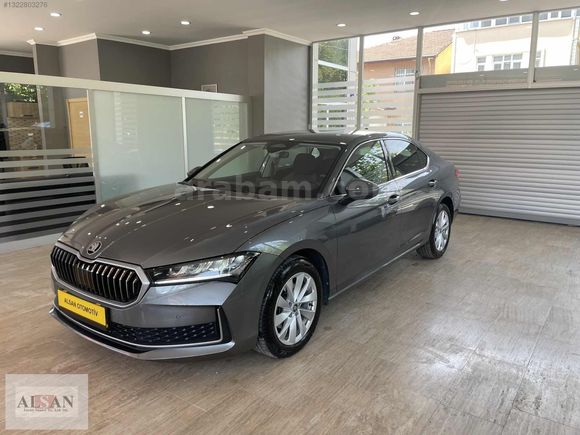 2025 SKODA SUPERB 1.5HYBRİD PREMİUM 18.000KM NOKTA HATASIZ