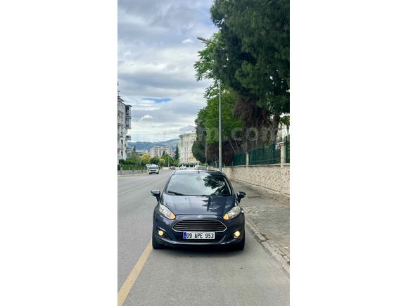 Sahibinden Ford Fiesta 1.25 Trend 2013 Model  194.000 km Füme