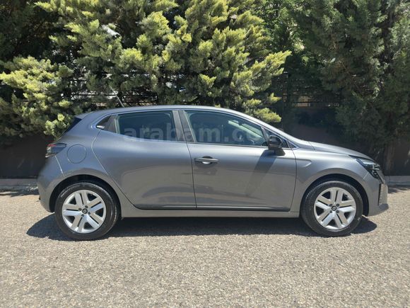 ESDİA GROUP - 2025 RENAULT CLİO 1.0 TCE EVOLUTİON HATASIZ 6.500KM