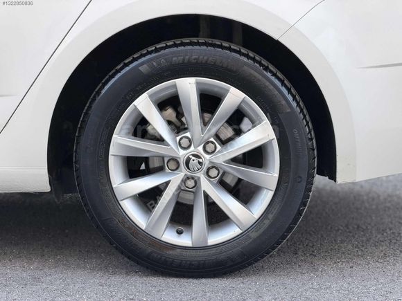 2017 MODEL SKODA OCTAVİA 1.6 TDİ STYLE DSG 223 BİN KM