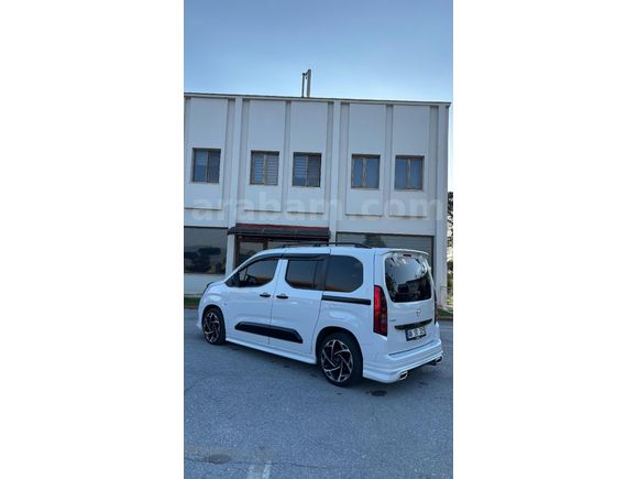 Sahibinden Opel Combo 1.5 CDTI Elegance 2022 Model  60.000 km Beyaz