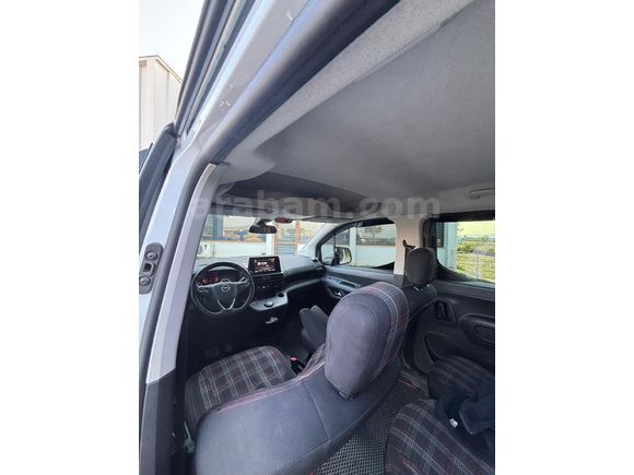 Sahibinden Opel Combo 1.5 CDTI Elegance 2022 Model  60.000 km Beyaz