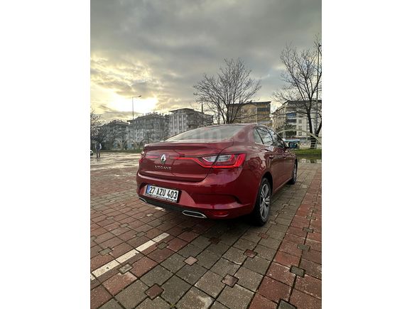 HATASIZ Sahibinden Renault Megane 1.3 TCe Touch PLUS 2023 Model 