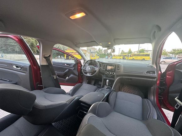 HATASIZ Sahibinden Renault Megane 1.3 TCe Touch PLUS 2023 Model 