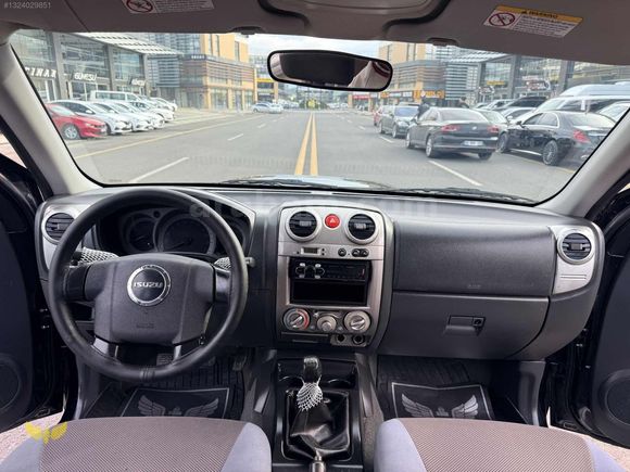 2010 ISUZU D MAX 130 BİN KM 4X4 LİMİTED EN DOLUSU