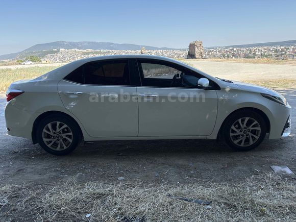 ACİL | 2017 COROLLA | OTOMATİK | DÜŞÜK KM | TEMİZ