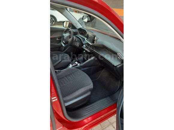 GALERİ NET'TEN PEUGEOT 2008 1.2PURETECH ACTİVE EAT8 DÜŞÜK KM