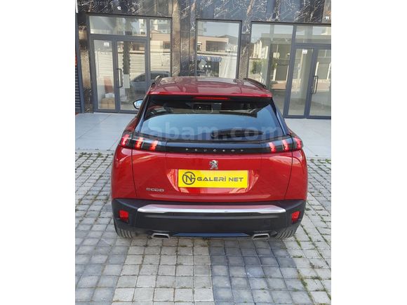GALERİ NET'TEN PEUGEOT 2008 1.2PURETECH ACTİVE EAT8 DÜŞÜK KM