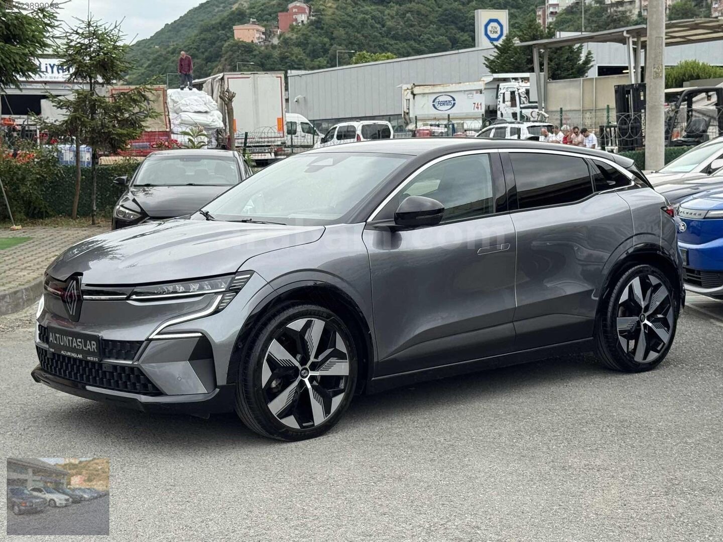 Galeriden Renault Megane E-Tech Techno 2023 Model Trabzon 70.000 km Gri 4