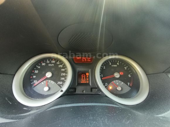 207 BİNDE SUNROOFLU FULL MEGANE 2 HB - ATEŞ KIRMIZI