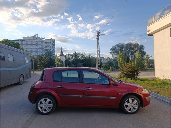 207 BİNDE SUNROOFLU FULL MEGANE 2 HB - ATEŞ KIRMIZI