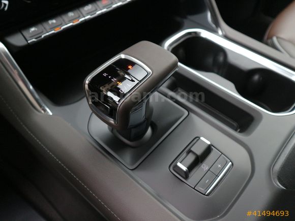 2025 GMC SİERRA DENALİ 3.O L DURAMAX ELEK.YAN BASAMAK