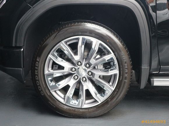 2025 GMC SİERRA DENALİ 3.O L DURAMAX ELEK.YAN BASAMAK