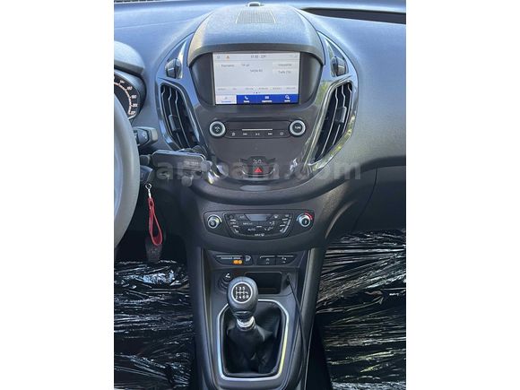 Sahibinden Ford Tourneo Courier 1.5 TDCi Titanium Plus 2020 Model 