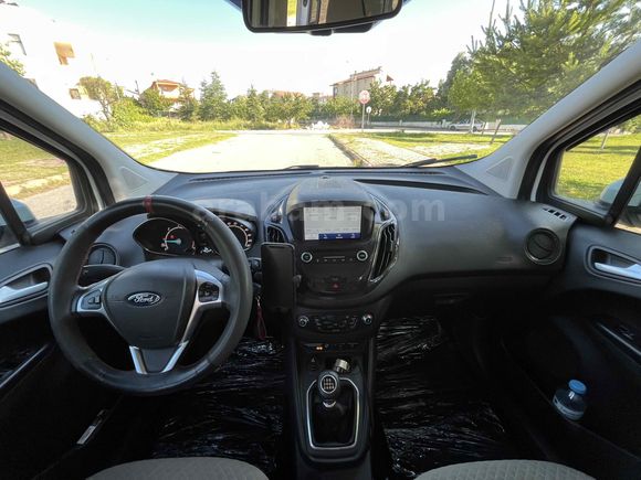 Sahibinden Ford Tourneo Courier 1.5 TDCi Titanium Plus 2020 Model 