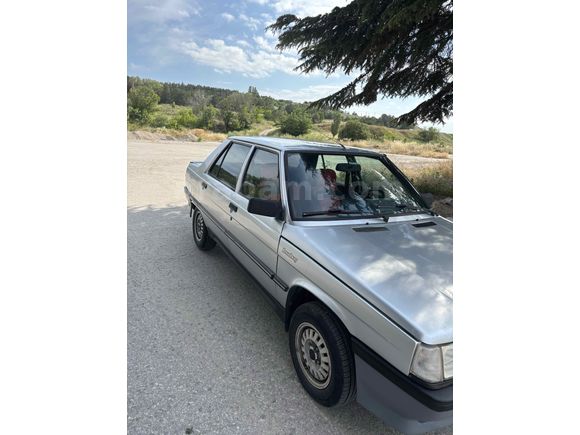 Galeriden Renault R 9 1.4 Broadway 1993 Model Çorum
