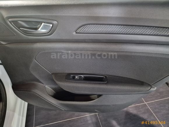 Renault Megane Sedan 1.3 TCe Touch EDC