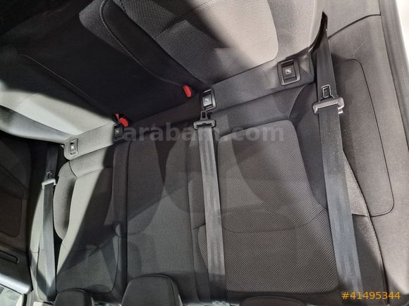 Renault Megane Sedan 1.3 TCe Touch EDC