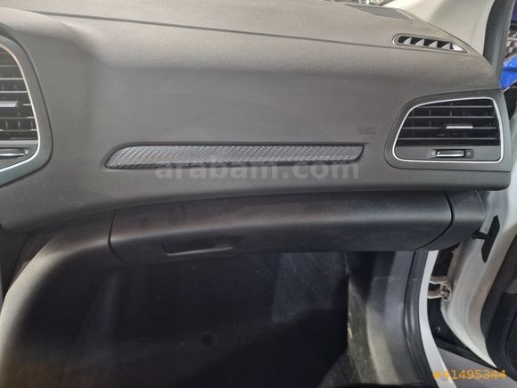 Renault Megane Sedan 1.3 TCe Touch EDC