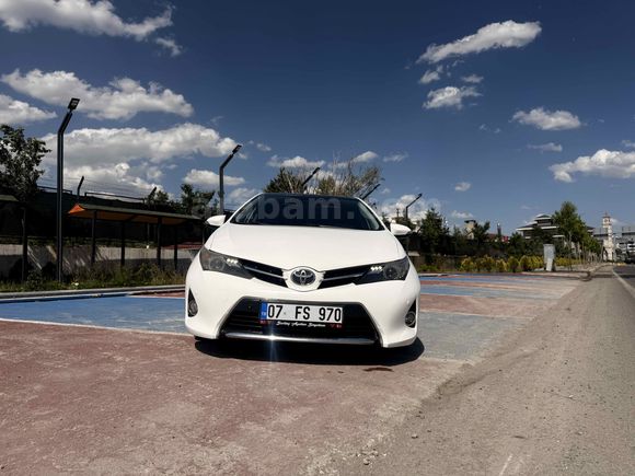 Sahibinden Toyota Auris 1.4 D-4D Premium 2013 Model Giresun