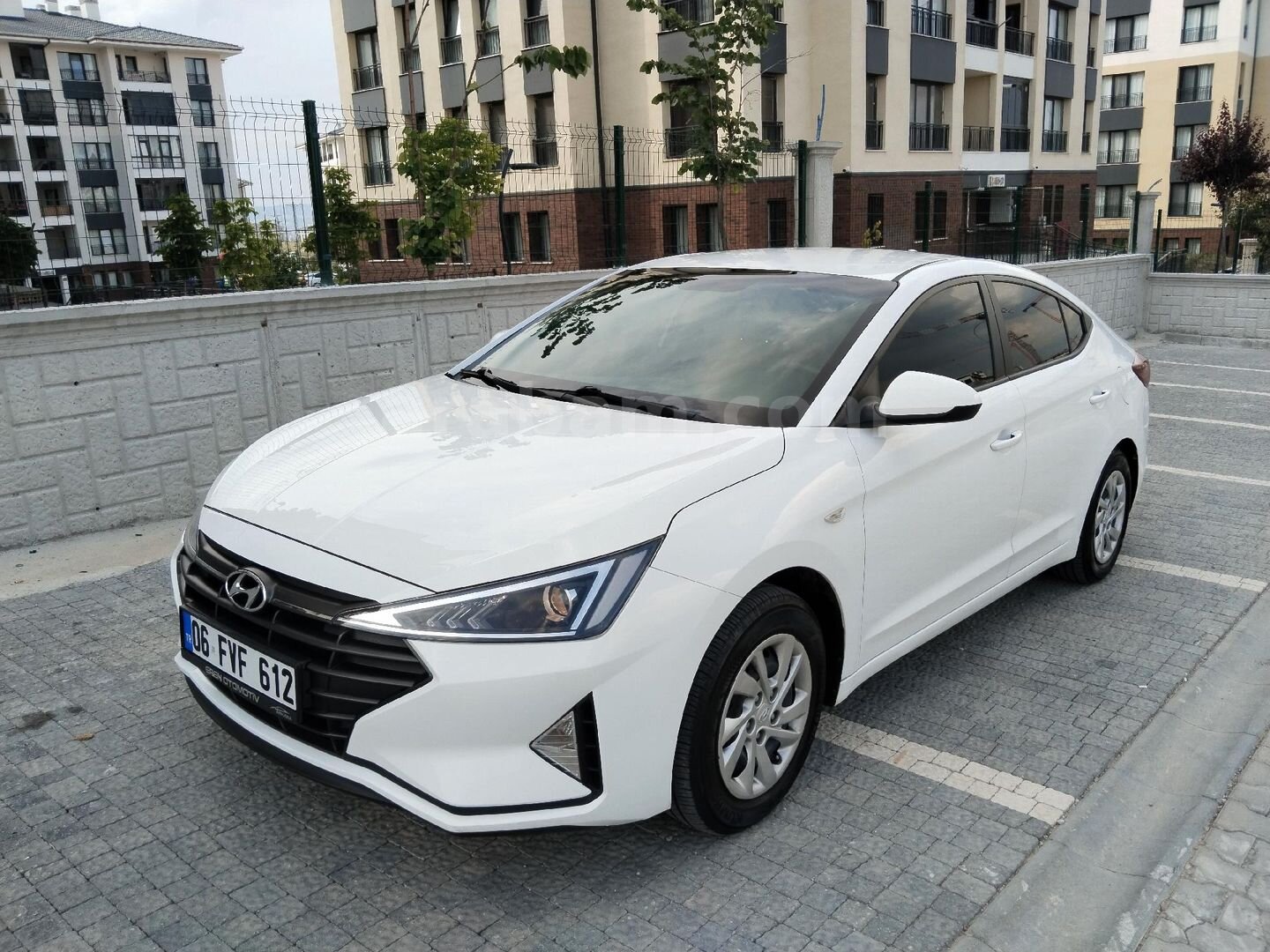 Galeriden Hyundai Elantra 1.6 MPI Style 2020 Model Ankara 165.000 km Beyaz 6