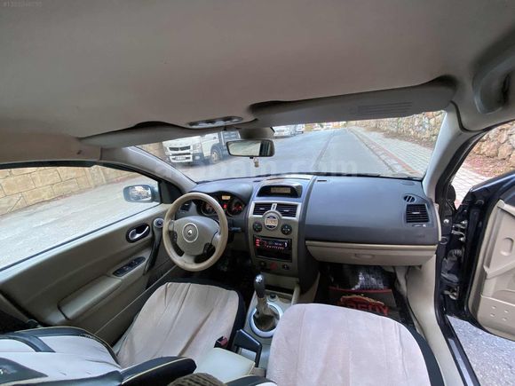 HATASIZ DEĞIŞENSIZ HASAR KAYITSIZ PARÇA BOYALI MEGANE PRİVİLEGE