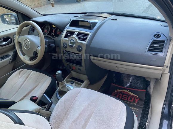HATASIZ DEĞIŞENSIZ HASAR KAYITSIZ PARÇA BOYALI MEGANE PRİVİLEGE