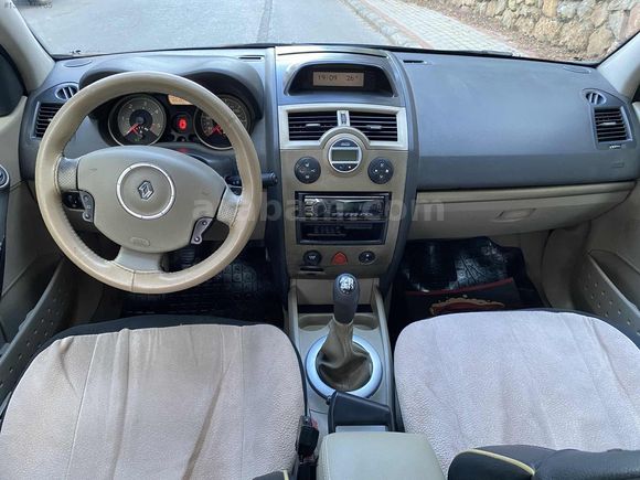 HATASIZ DEĞIŞENSIZ HASAR KAYITSIZ PARÇA BOYALI MEGANE PRİVİLEGE