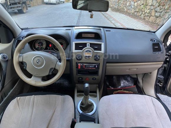 HATASIZ DEĞIŞENSIZ HASAR KAYITSIZ PARÇA BOYALI MEGANE PRİVİLEGE