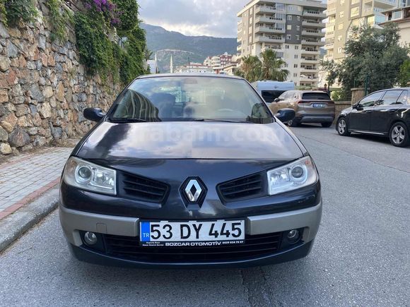 HATASIZ DEĞIŞENSIZ HASAR KAYITSIZ PARÇA BOYALI MEGANE PRİVİLEGE