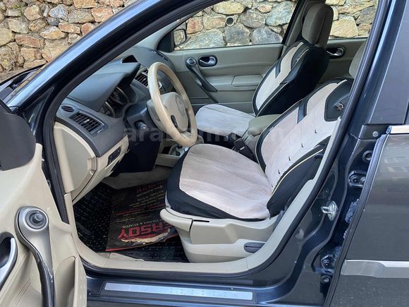 HATASIZ DEĞIŞENSIZ HASAR KAYITSIZ PARÇA BOYALI MEGANE PRİVİLEGE