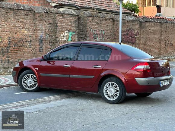 TEMİZ RENAULT MEGANE 2 PRİVİLEGE