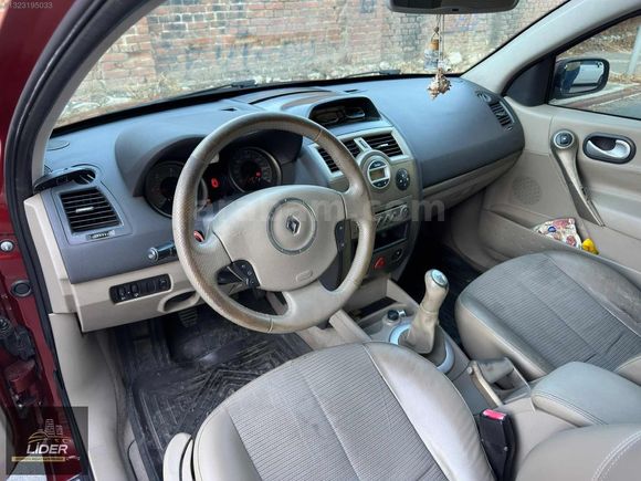 TEMİZ RENAULT MEGANE 2 PRİVİLEGE