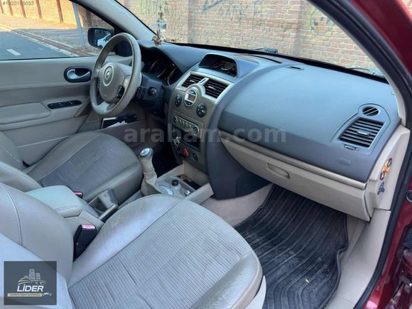 TEMİZ RENAULT MEGANE 2 PRİVİLEGE