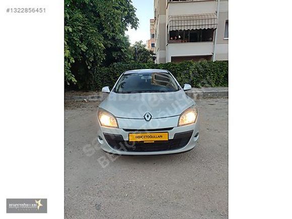 2012 MEGANE 3 PRİVİLEGE OTOMATİK VİTES KK 12 TAKSİT