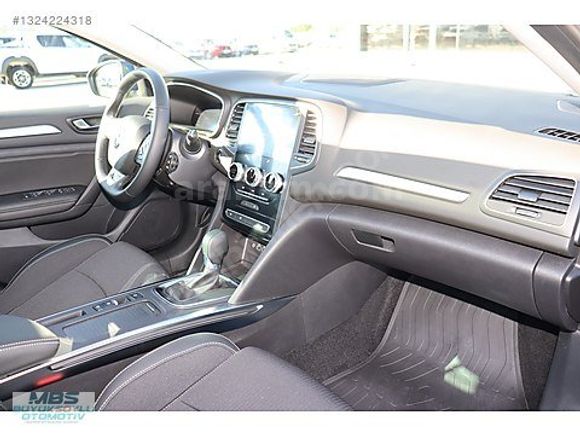 2025 RENAULT MEGANE ICON 1.5 BLUE DCI EDC/ CAM TAVAN / K. ISITMA