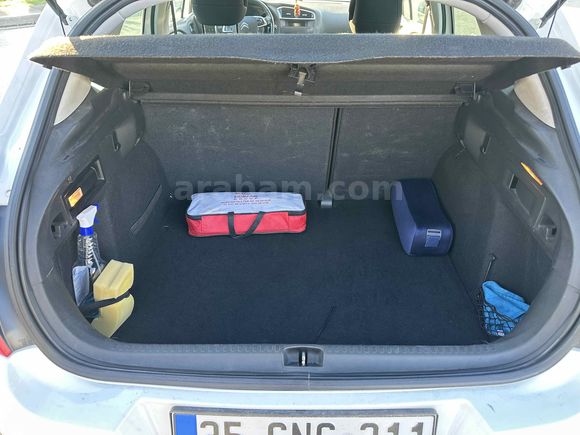 Sahibinden Citroen C4 1.6 e-HDi Confort Plus 2012 Model  242.000 km Beyaz
