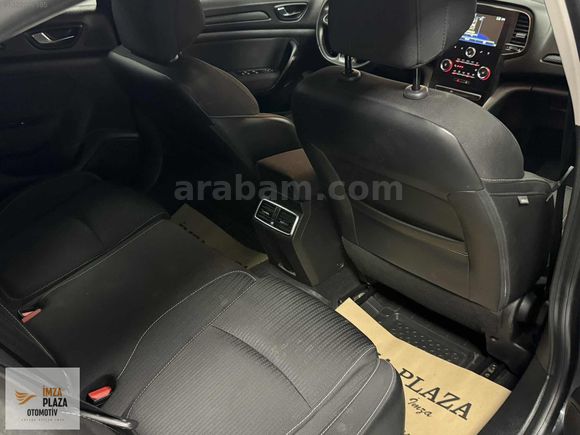 İMZA PLAZA'DAN 2019 RENAULT MEGANE 1.6 TOUCH 72BİN KM HATASIZ