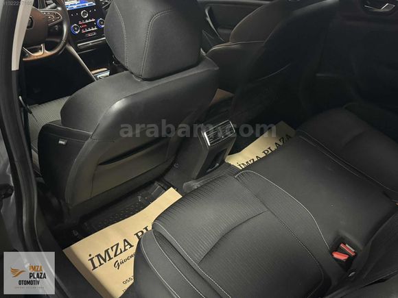 İMZA PLAZA'DAN 2019 RENAULT MEGANE 1.6 TOUCH 72BİN KM HATASIZ