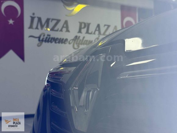 İMZA PLAZA'DAN 2019 RENAULT MEGANE 1.6 TOUCH 72BİN KM HATASIZ
