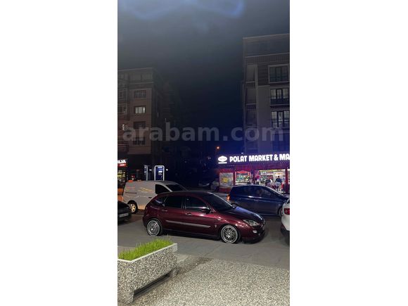 Sahibinden Ford Focus 1.6 Ghia 2001 Model  araç boş verilecektir 