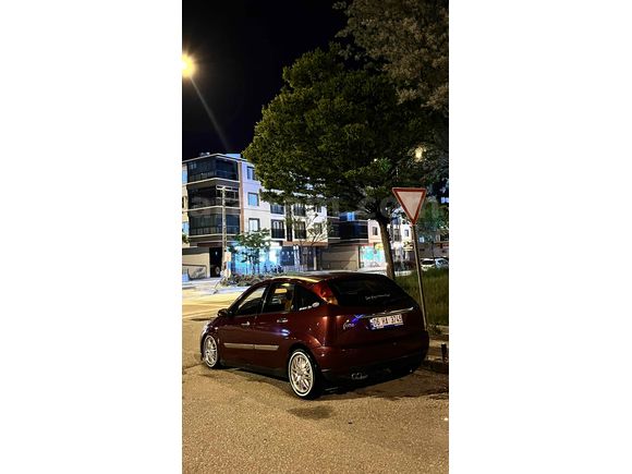 Sahibinden Ford Focus 1.6 Ghia 2001 Model  araç boş verilecektir 