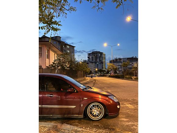 Sahibinden Ford Focus 1.6 Ghia 2001 Model  araç boş verilecektir 