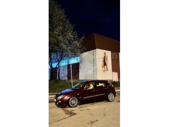 Sahibinden Ford Focus 1.6 Ghia 2001 Model  araç boş verilecektir 