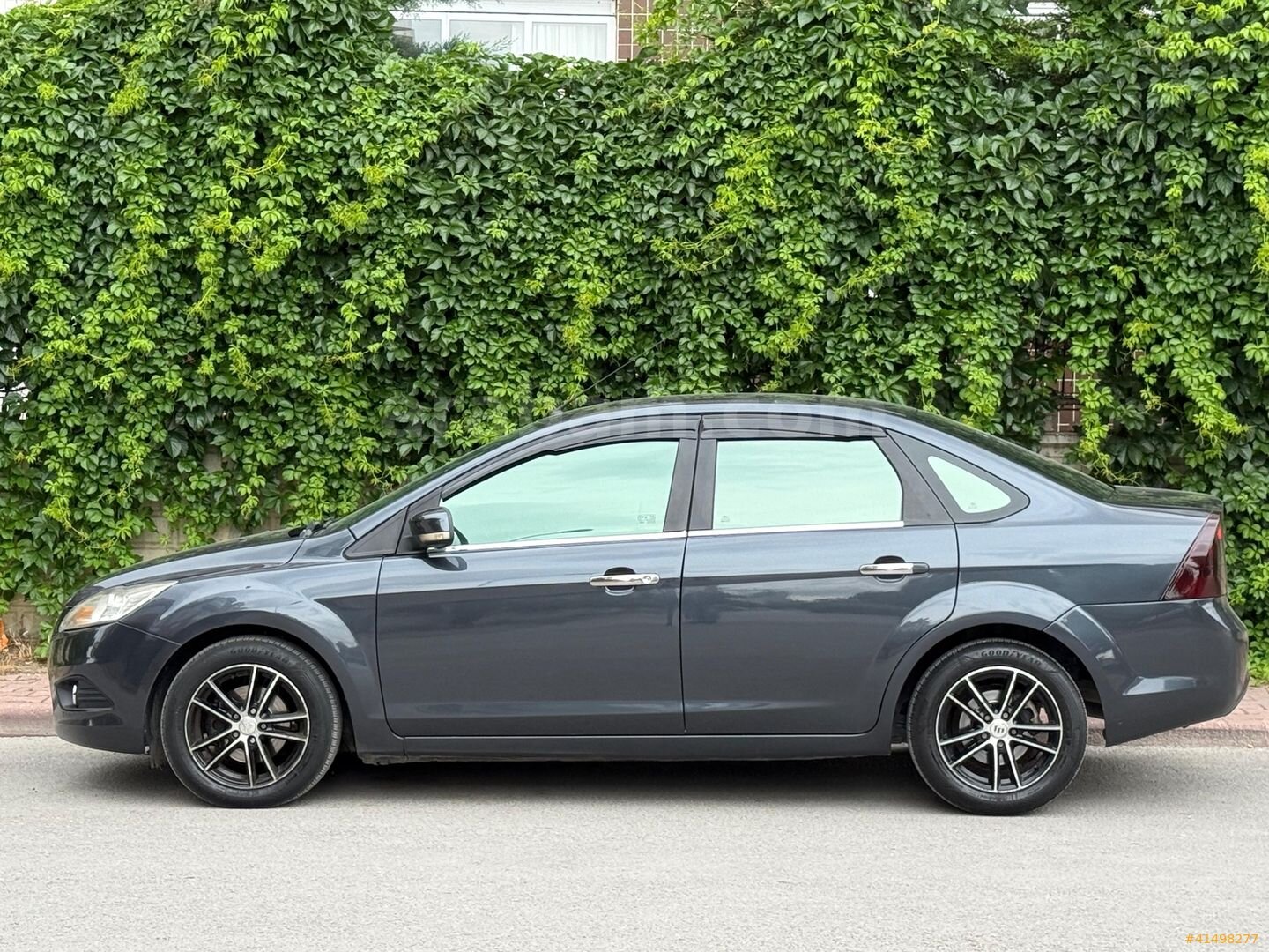 Galeriden Ford Focus 1.6 TDCi Trend 2010 Model Konya 378.000 km Füme 7
