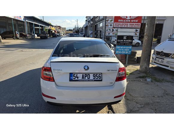 Sahibinden Skoda Octavia 1.6 TDI Elegance 2013 Model  240.000 km Beyaz