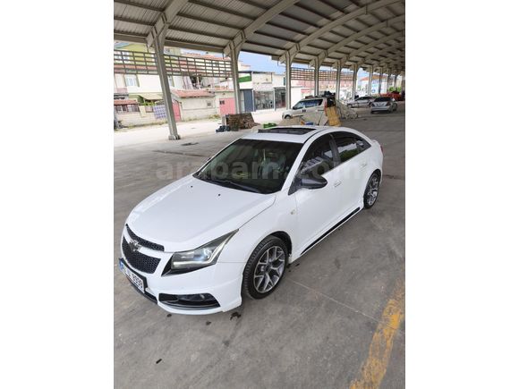 Chevrolet Cruze 2012 sanruflu değişensiz çelik siboplu aile aracı