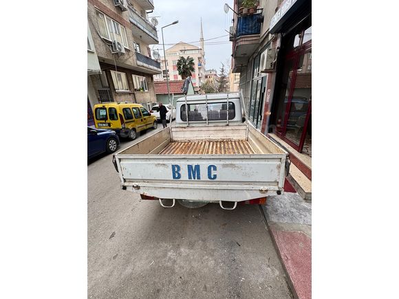 EKMEK YEDİRİR