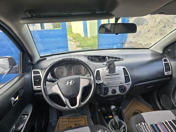 Sahibinden Hyundai i20 1.2 MPI Team 2011 Model