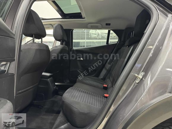 EFE * 38 BİNDE CAMTAVANLI *2023ÇIKIŞ PEUGEOT 2008 DİZEL E-TOOGLE